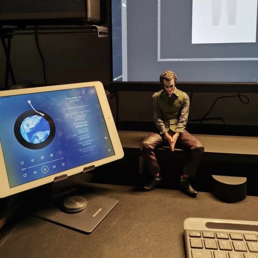 Realistic Joker Car Showpiece – Premium Car Accessory